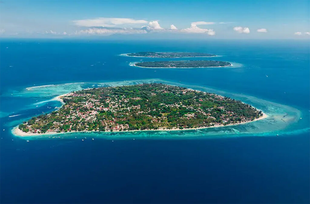 Las islas Gili son un paraíso perdido en Indonesia, muy cerca de Bali, con solitarias playas de arena blanca, aguas turquesas y arrecifes coralinos